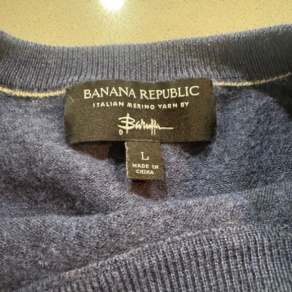 Banana Republic Men's L Italian Merino Crew-Neck Sweater - Picture 3 of 6
